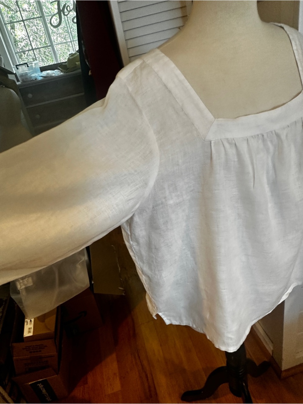 Square neck linen